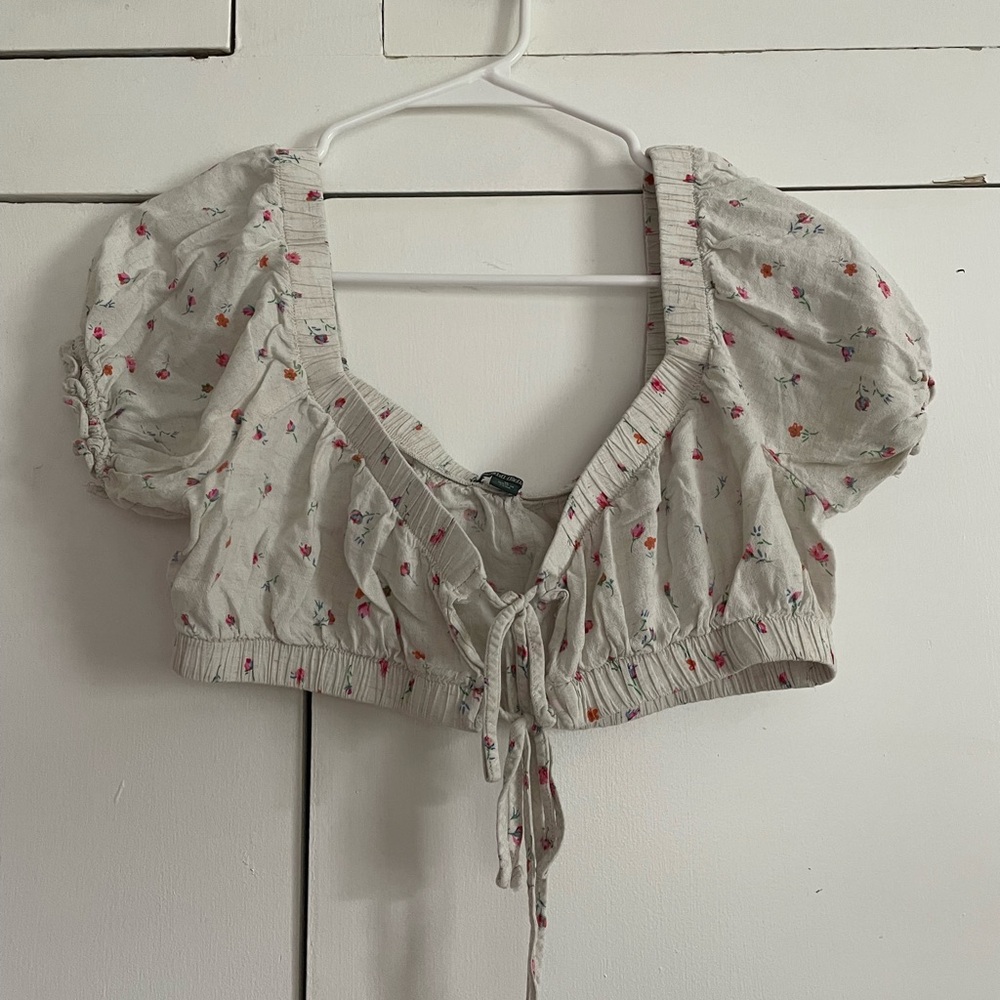 Wild Fable™ White Floral Puff Short Sleeve Tie-Front Super Cropped Top — Size M